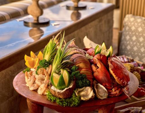 crowne plaza fiji nadi bay resort and spa an ihg hotel