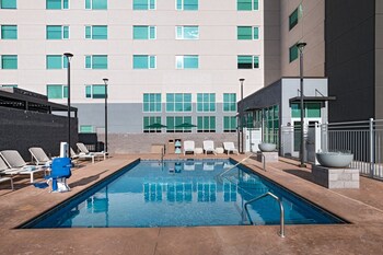 element albuquerque uptown