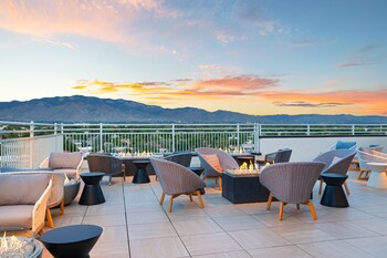 element albuquerque uptown