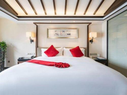 fuyang international trade center hotel