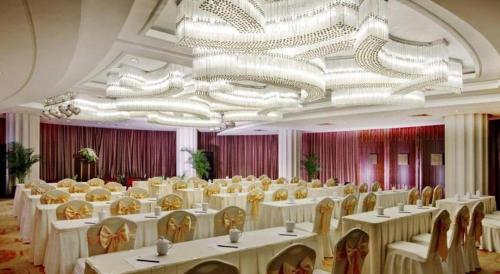 fuyang international trade center hotel