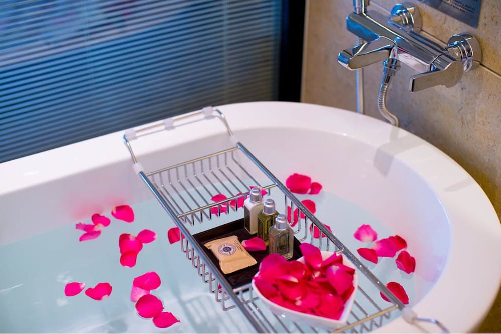 fuyang international trade center hotel