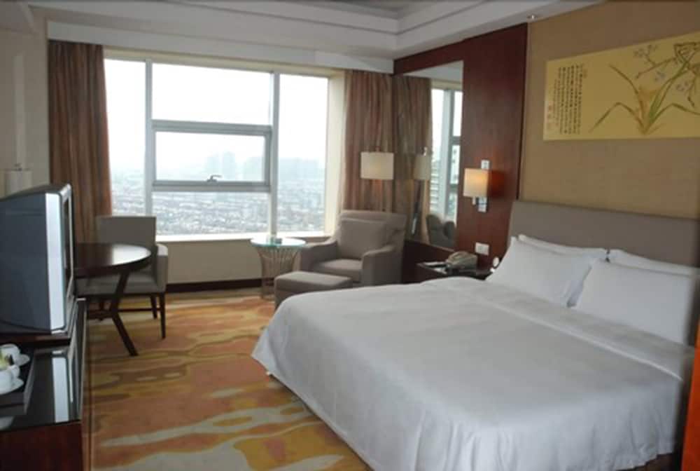 fuyang international trade center hotel