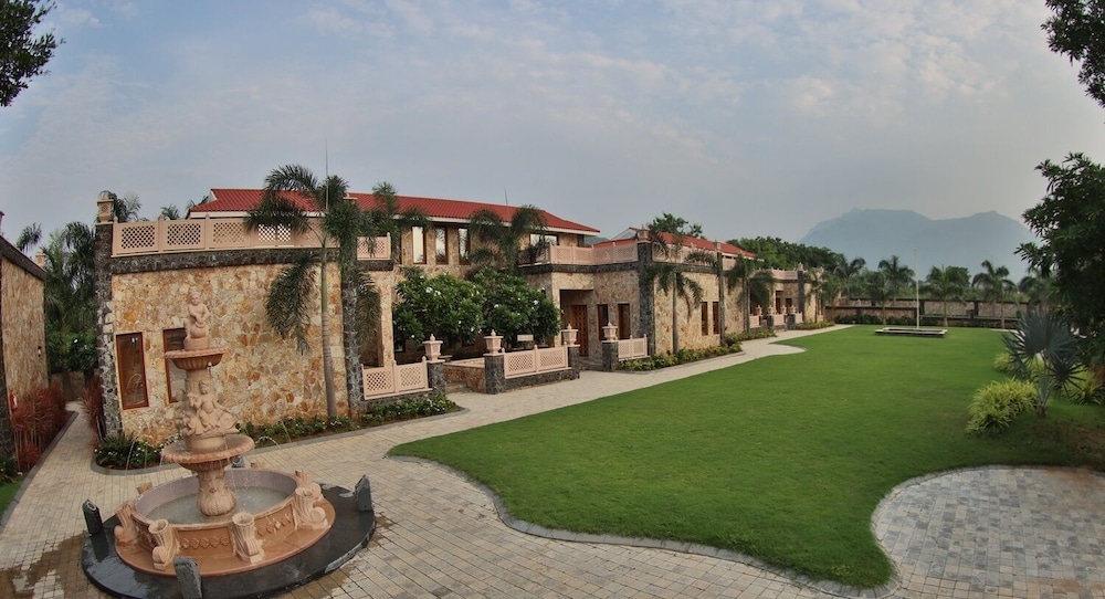 vikrama sarovar portico pavagadh