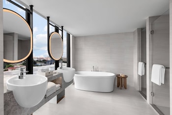 courtyard by marriott bangkok suvarnabhumi airport