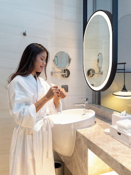 courtyard by marriott bangkok suvarnabhumi airport