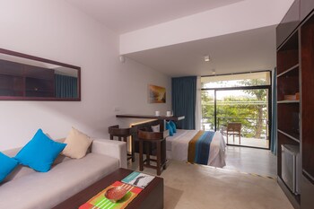 serendipity lake hikkaduwa