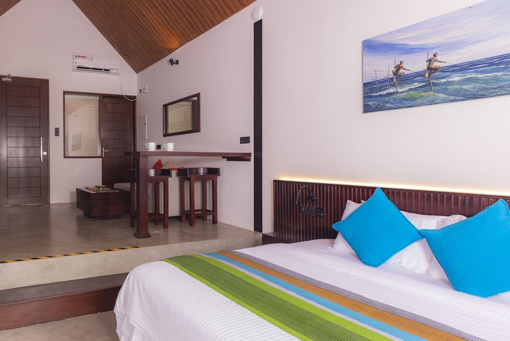 serendipity lake hikkaduwa