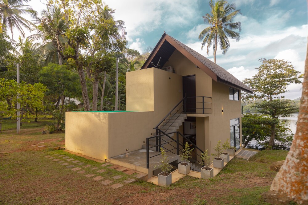 serendipity lake hikkaduwa