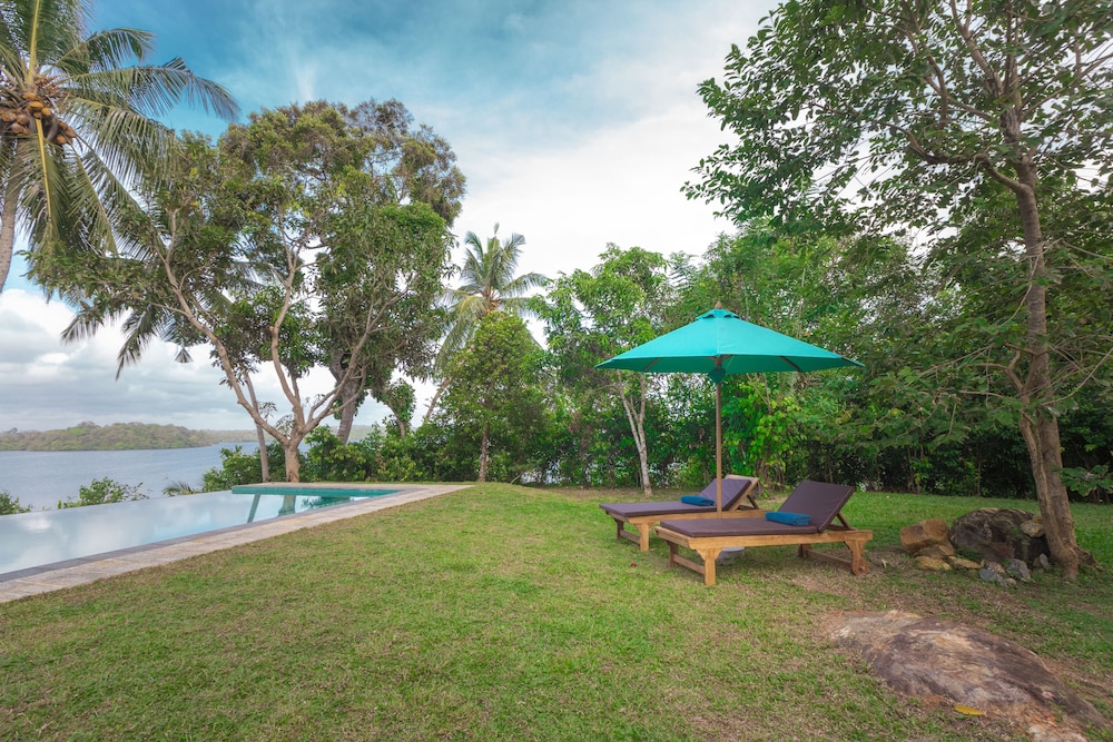 serendipity lake hikkaduwa