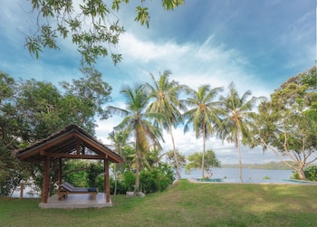 serendipity lake hikkaduwa