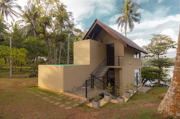 serendipity lake hikkaduwa