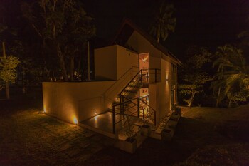 serendipity lake hikkaduwa