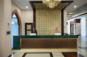 alhambra hotel and convention bw signature collection