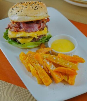 Ragazzi Resort Hotel,Philippines>>Naga,3 star