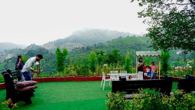 oakwood hamlet resort shoghi shimla