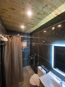 Oakwood Hamlet Resort - Shoghi - Shimla,Shimla>>Kandaghat,4 star