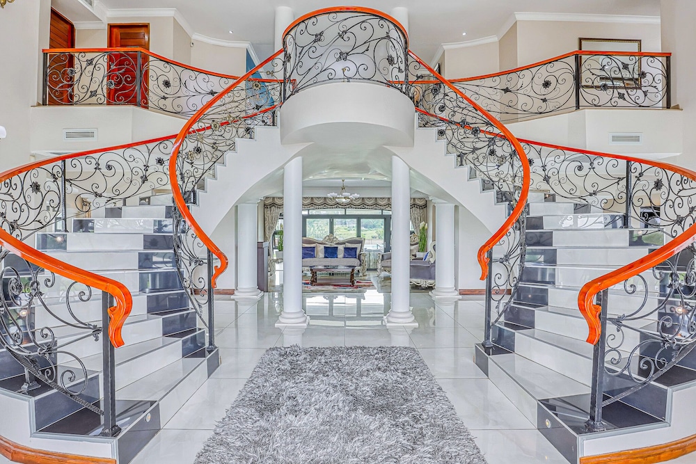 villa tasha luxury suites