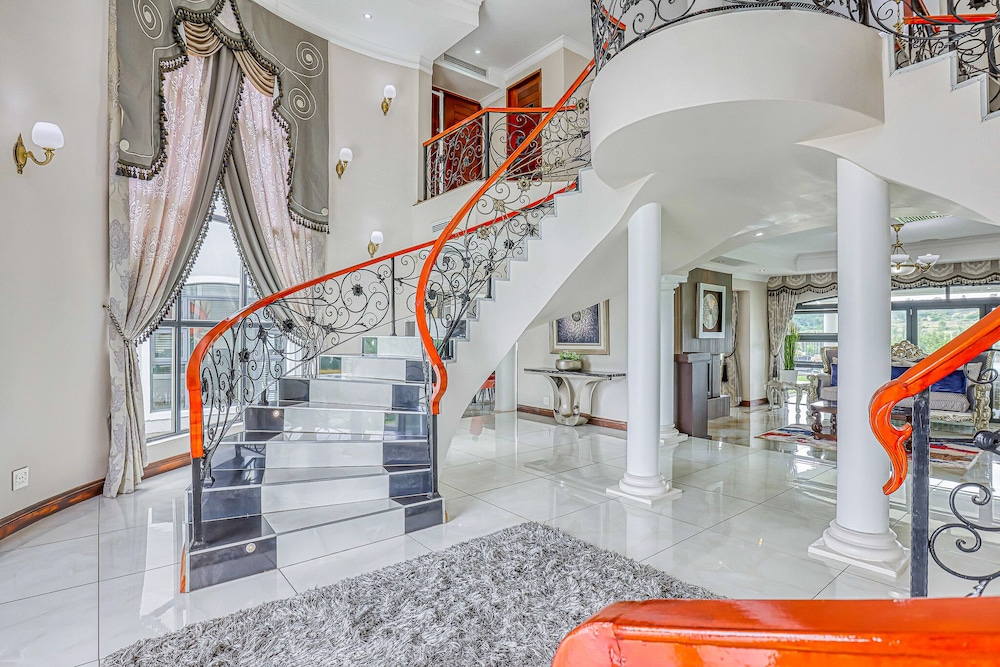 villa tasha luxury suites