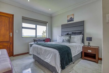 villa tasha luxury suites