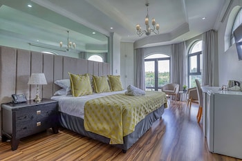 villa tasha luxury suites