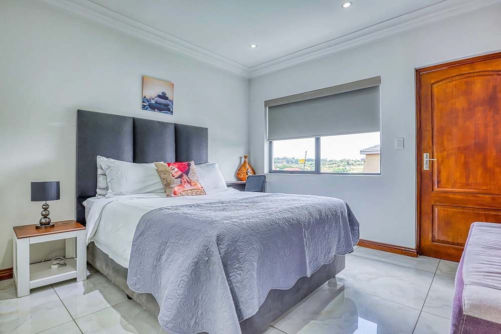 villa tasha luxury suites