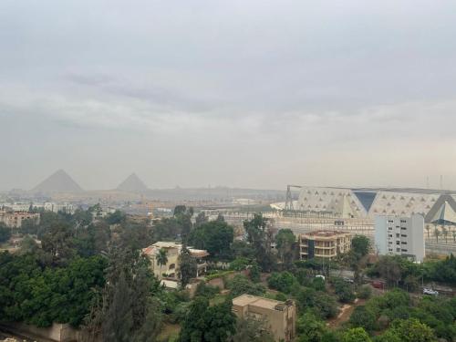 pyramids grand museum inn