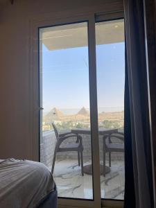 pyramids grand museum inn