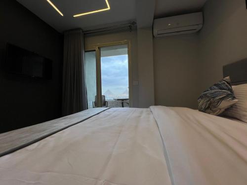 pyramids grand museum inn