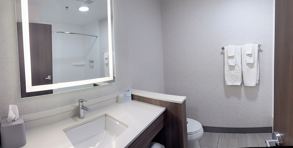 holiday inn express and suites mansfield ontario an ihg hotel