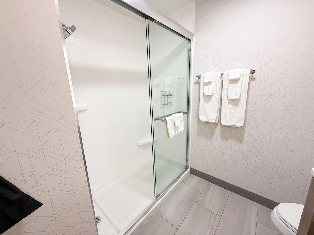 holiday inn express and suites mansfield ontario an ihg hotel
