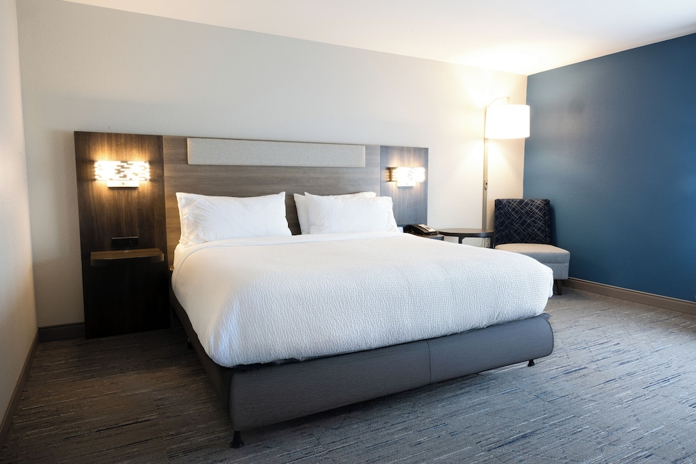 holiday inn express and suites mansfield ontario an ihg hotel