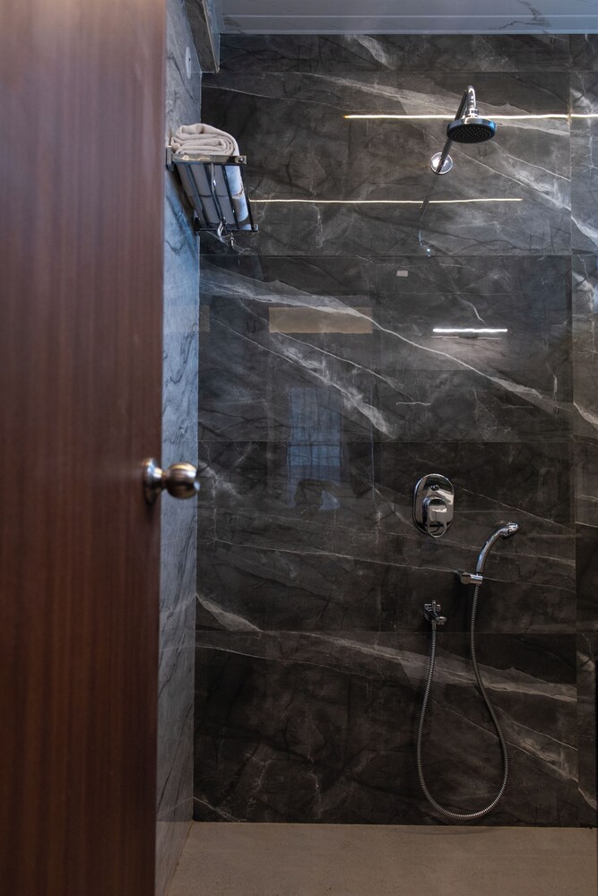 freesia resort by express inn