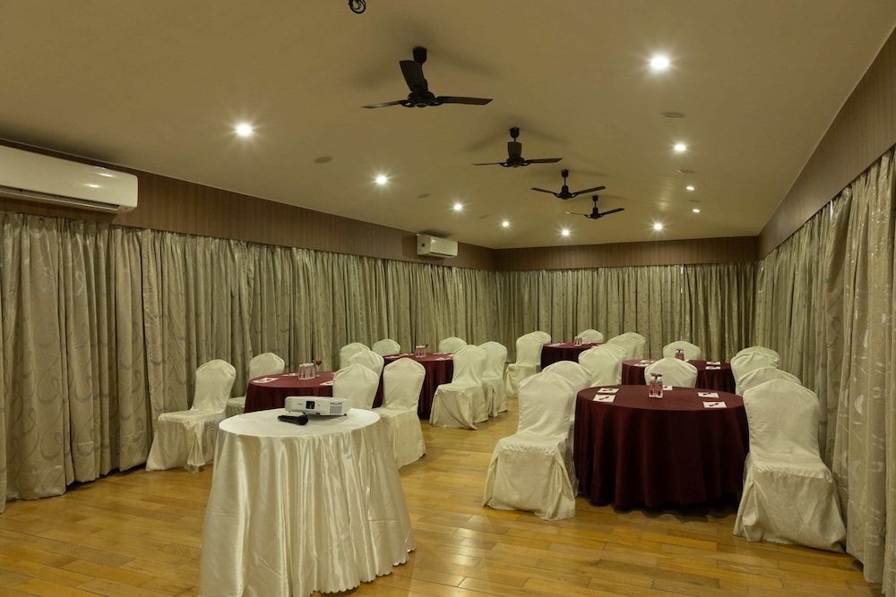 freesia resort by express inn