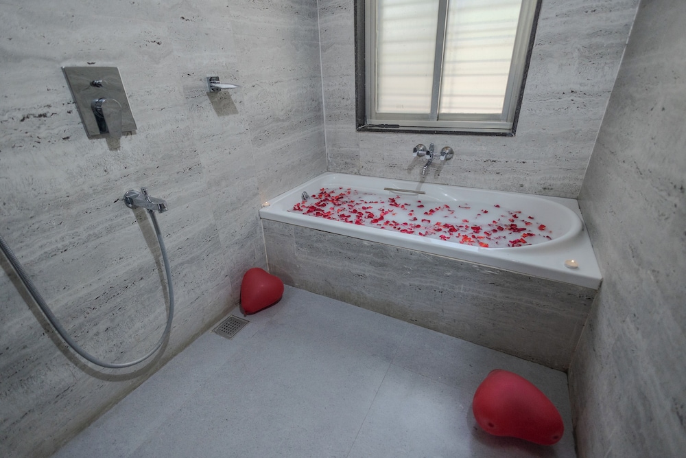 freesia resort by express inn