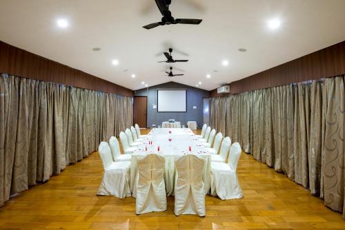 freesia resort by express inn