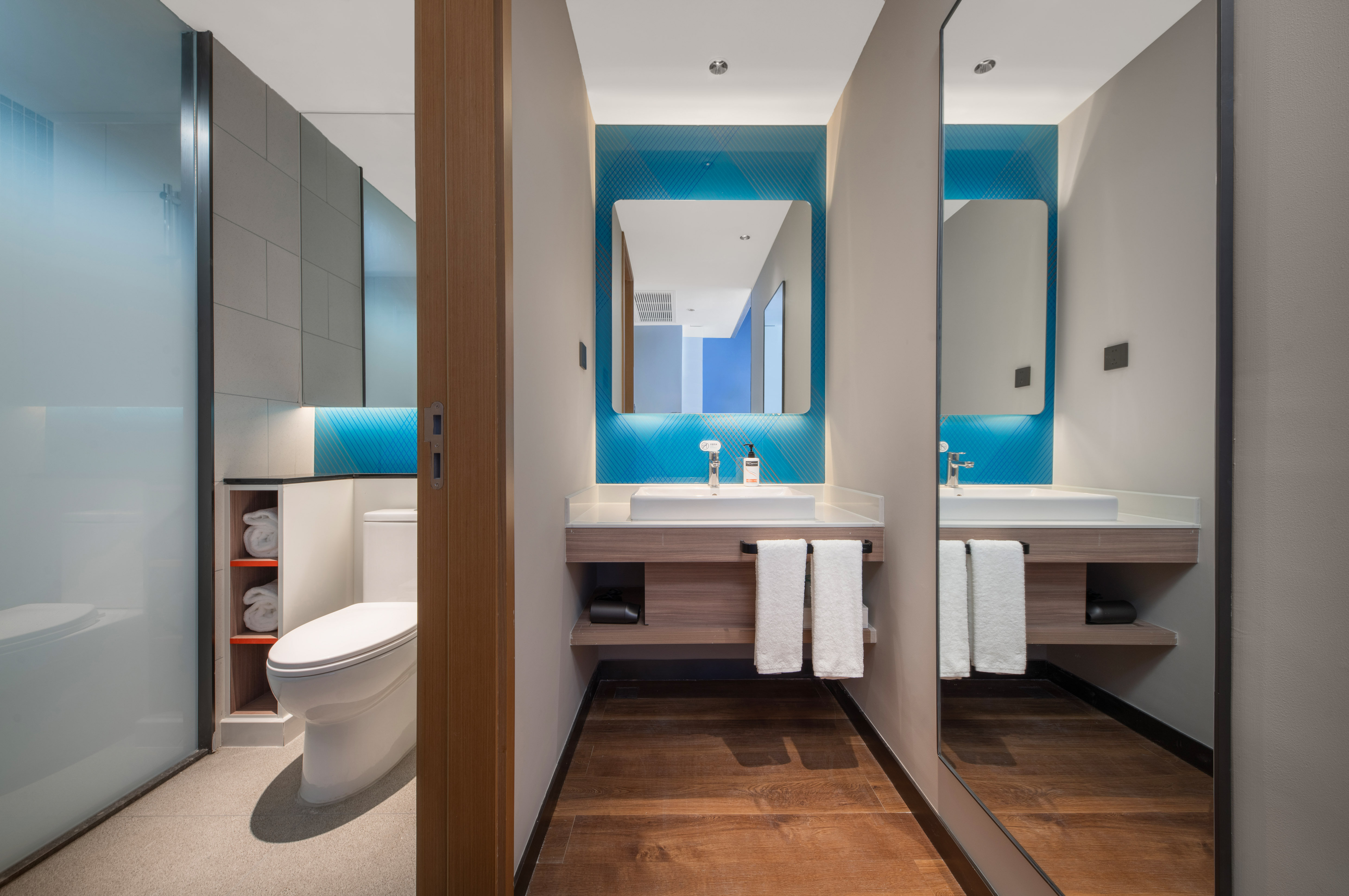 holiday inn express nanjing jiangbei wonhall mall an ihg hotel