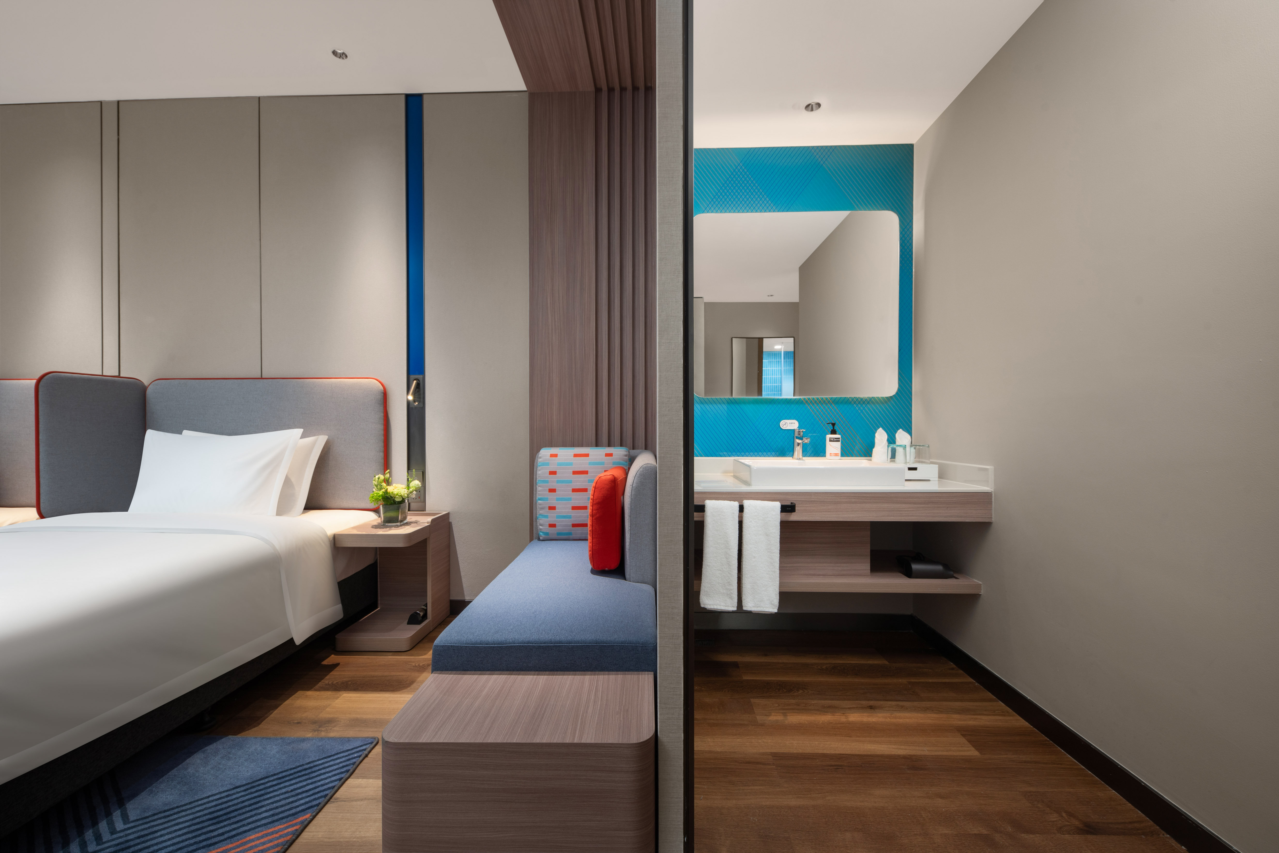 holiday inn express nanjing jiangbei wonhall mall an ihg hotel