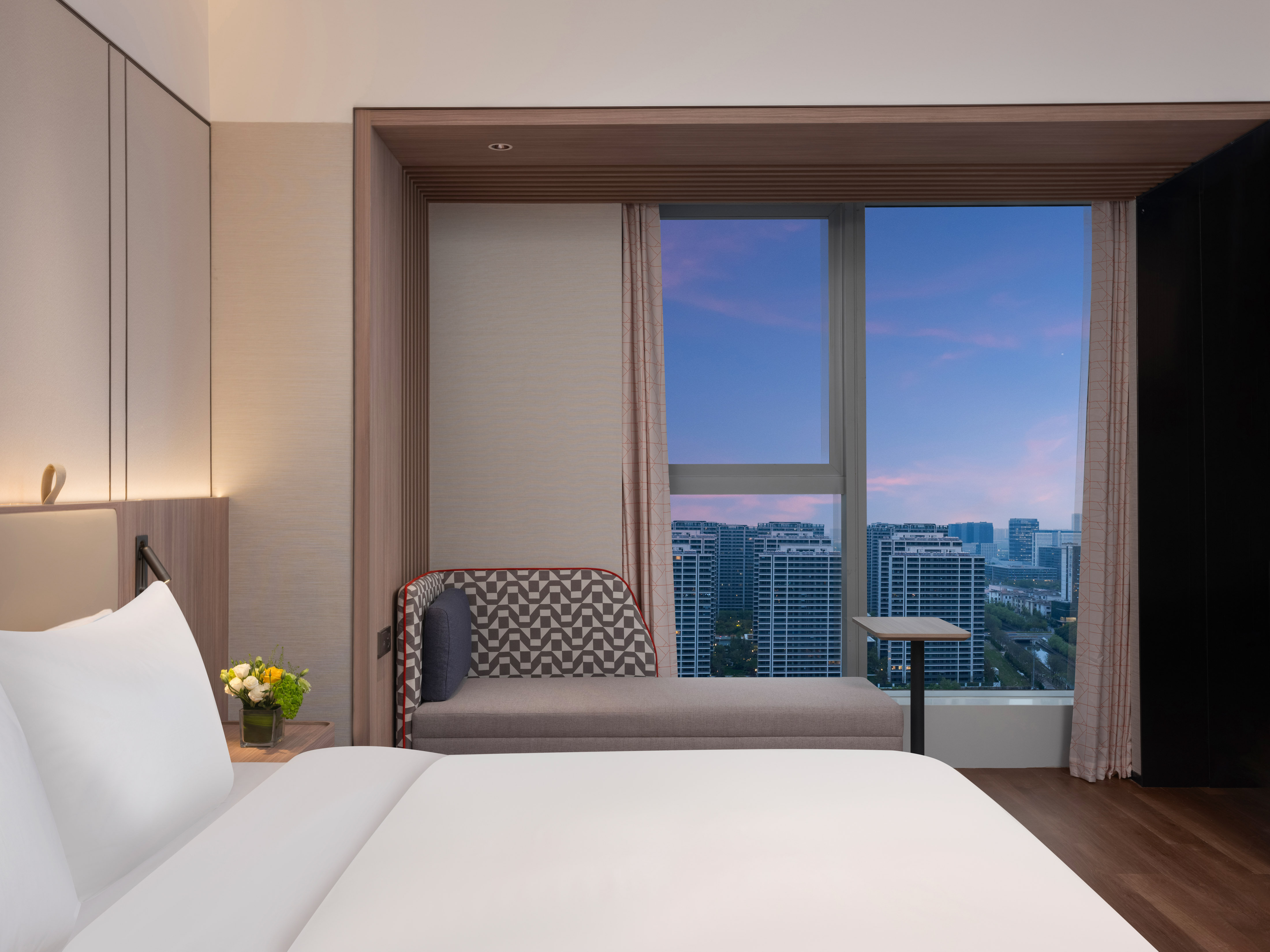 holiday inn express nanjing jiangbei wonhall mall an ihg hotel