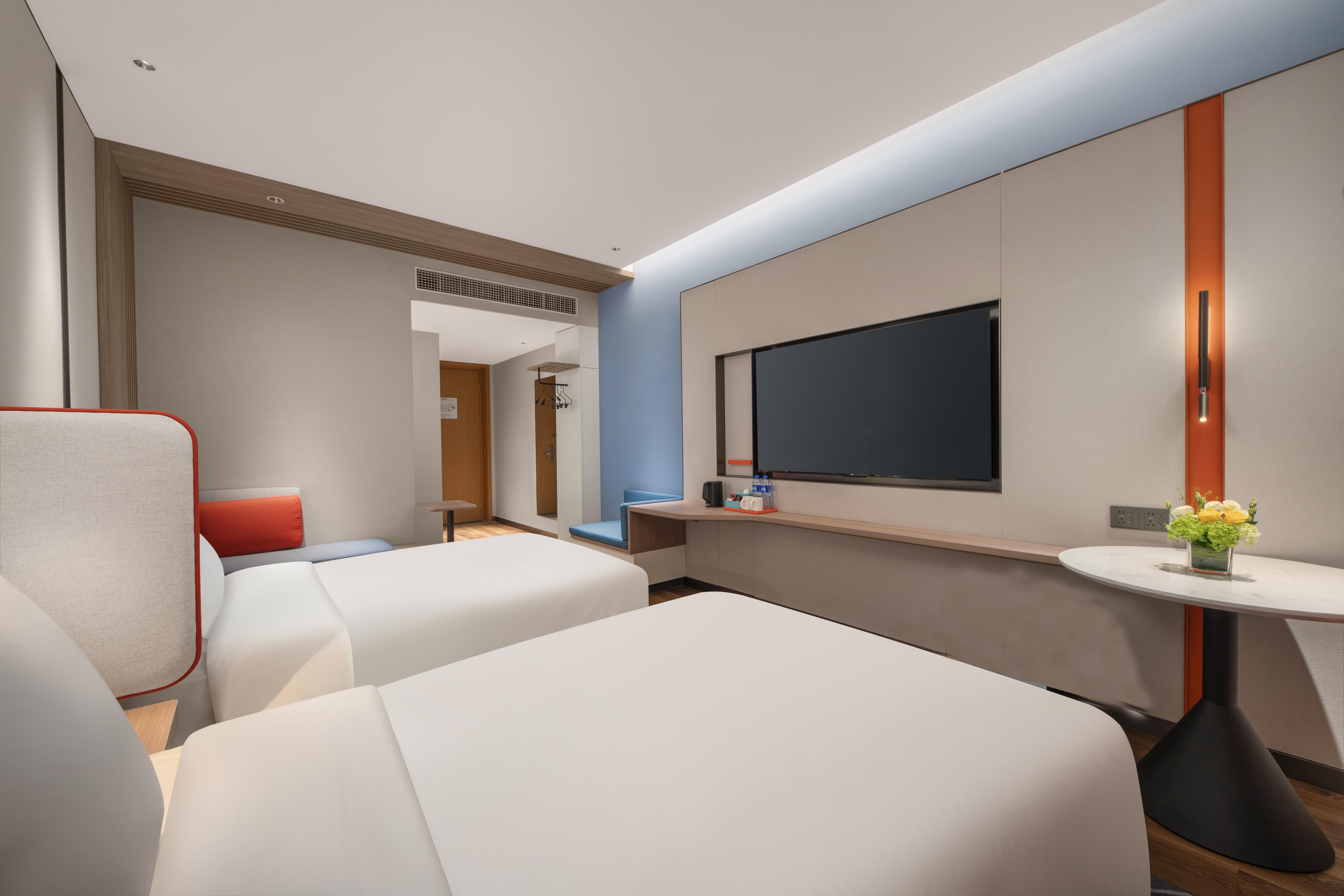 holiday inn express nanjing jiangbei wonhall mall an ihg hotel