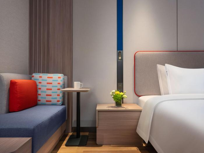 holiday inn express nanjing jiangbei wonhall mall an ihg hotel