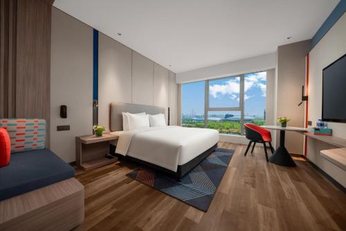 holiday inn express nanjing jiangbei wonhall mall an ihg hotel