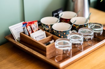 Stonehenge Courtyard,United Kingdom>>Salisbury,2 star