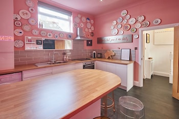 host stay the artists pad