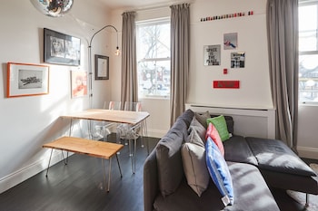 host stay the artists pad