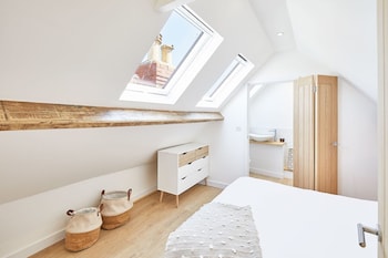 host stay cosy coastal golden lion apartments