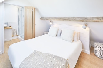 host stay cosy coastal golden lion apartments