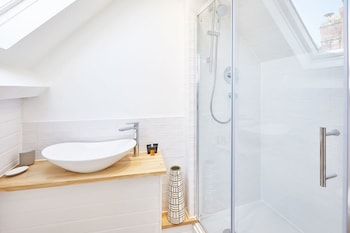 host stay cosy coastal golden lion apartments