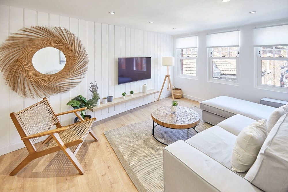 host stay cosy coastal golden lion apartments