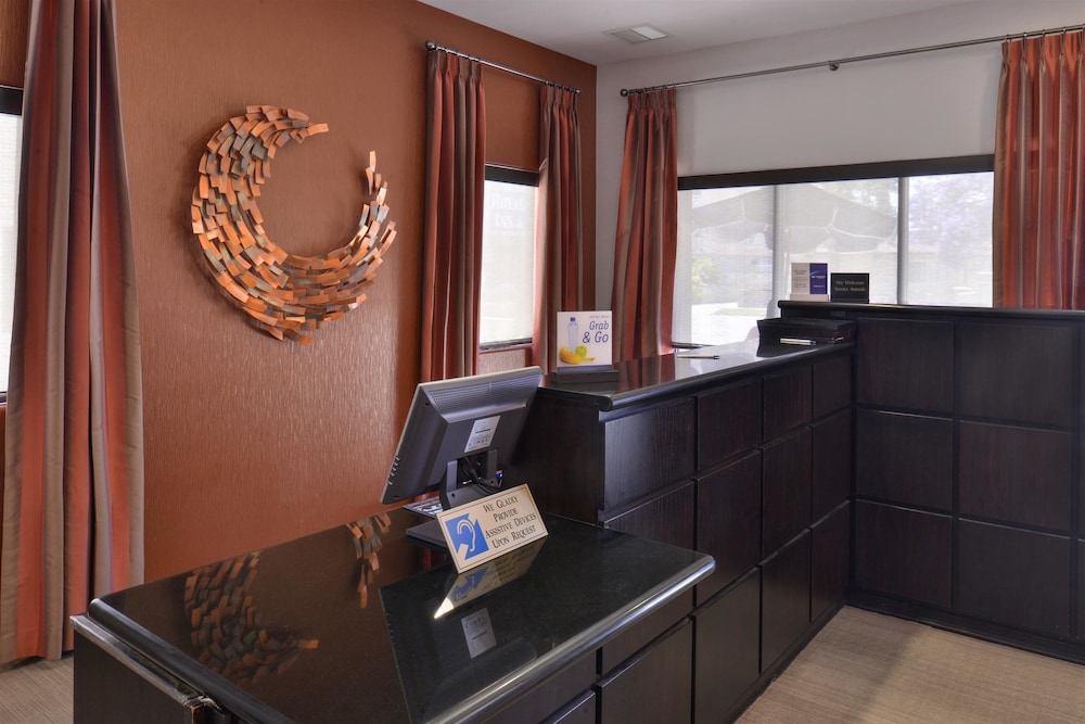 best western royal palace inn and suites